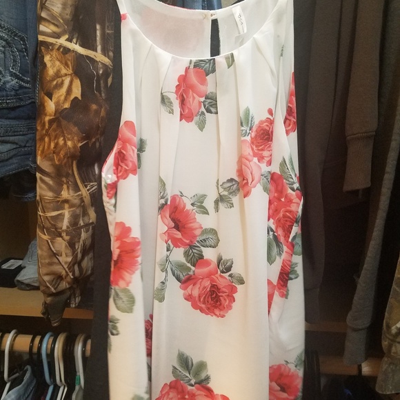 Tank top - Picture 1 of 1